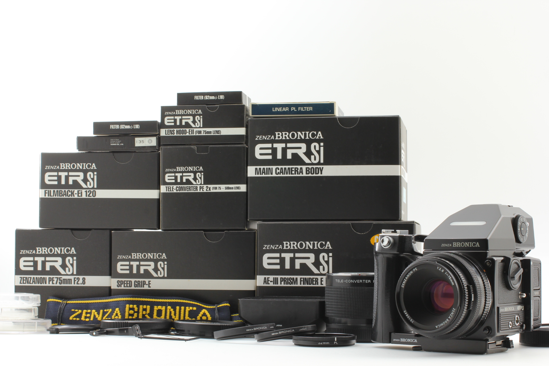 ◇美品◇BRONICA ETR-Si AE-III PE 75mm F2.8 Almost MINT】 Zenza Bronica ETRSi Film Camera PE 75mm AE-III