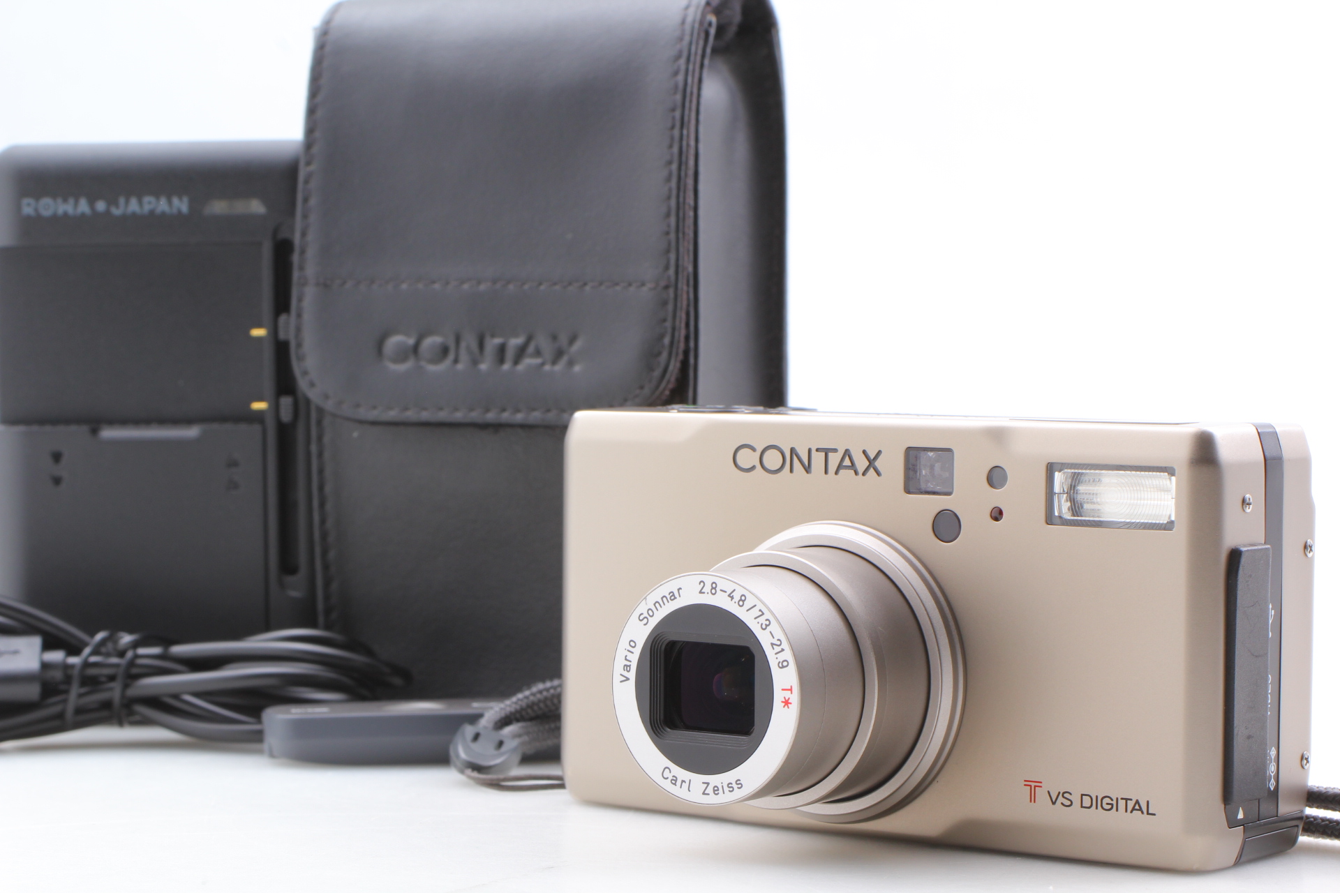 ほぼ未使用　CONTAX TVS DIGiTAL The Contax TVS Digital – Camera Legend