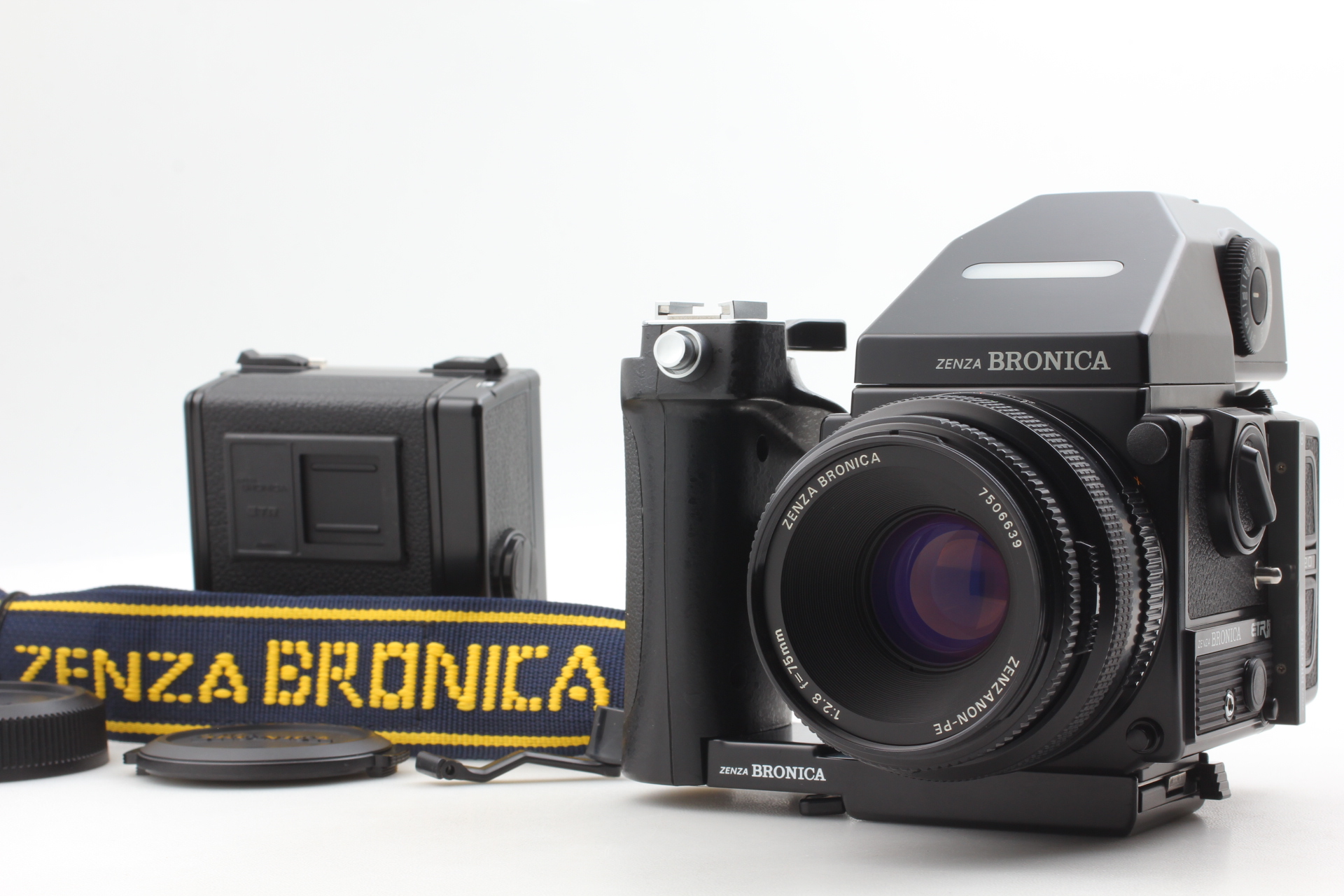 ◇美品◇BRONICA ETR-Si AE-III PE 75mm F2.8 Almost MINT】 Zenza Bronica ETRSi Film Camera PE 75mm AE-III