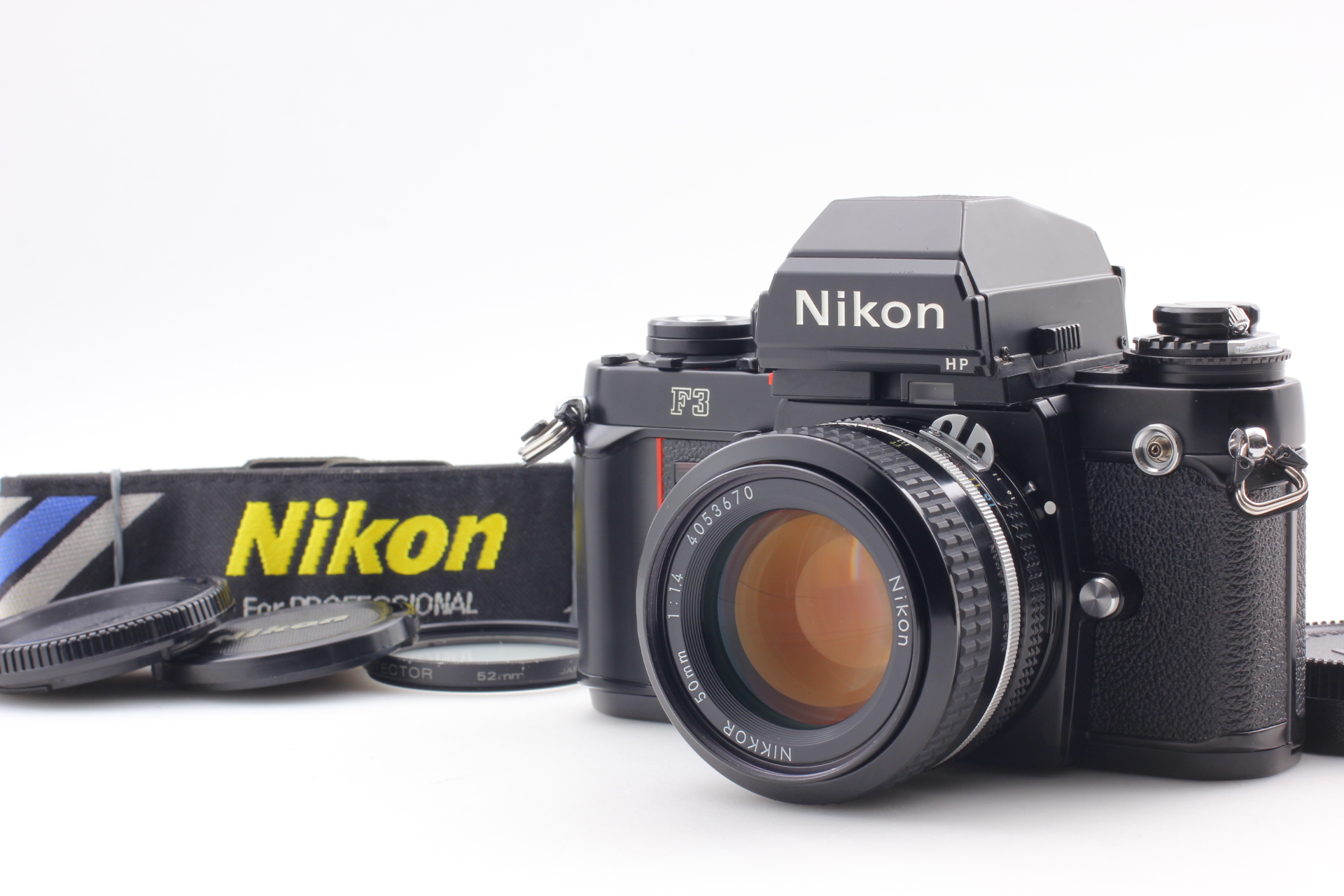 フィルムカメラ Nikon F3 HP Nikkor 50mm + Nikkor 35mm Nikon F3 HP Nikkor 50mm + Nikkor 35mm