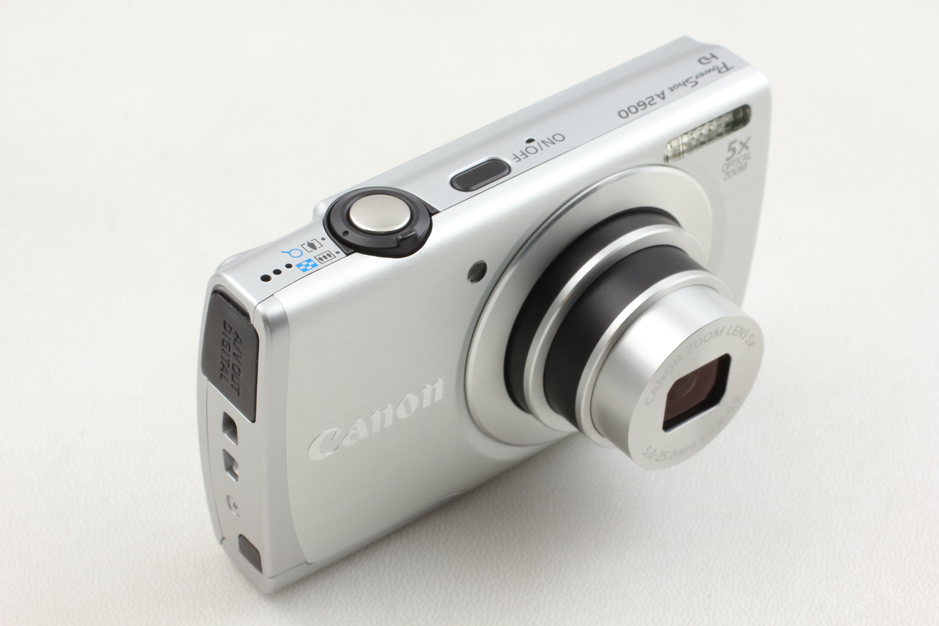 Canon PowerShot A2600 シルバー Canon PowerShot A2600 Silver 16.0MP Digital camera [MINT in