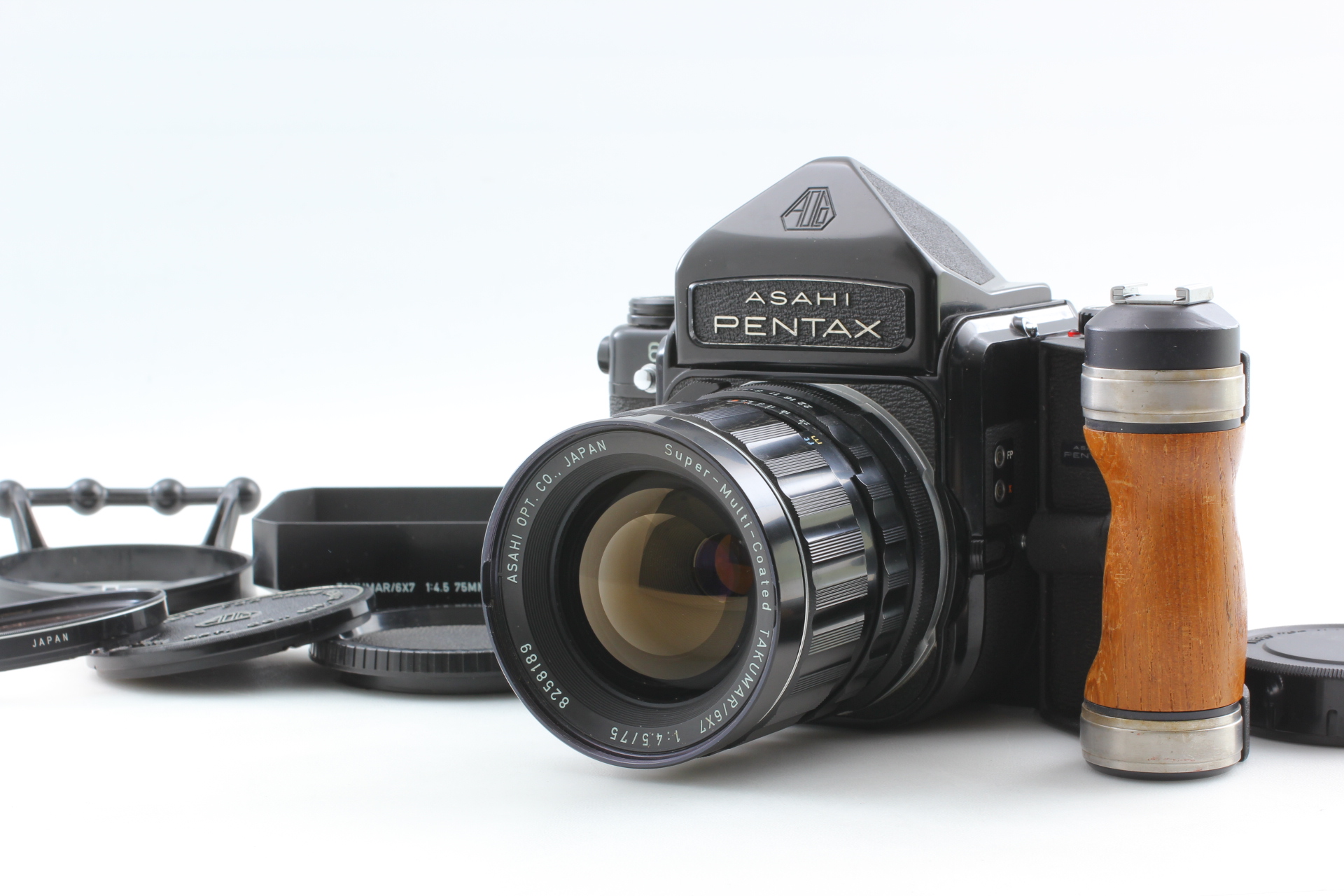 Near MINT w/Grip] Pentax 6x7 67 Film Camera Eye Level 70mm f4.5
