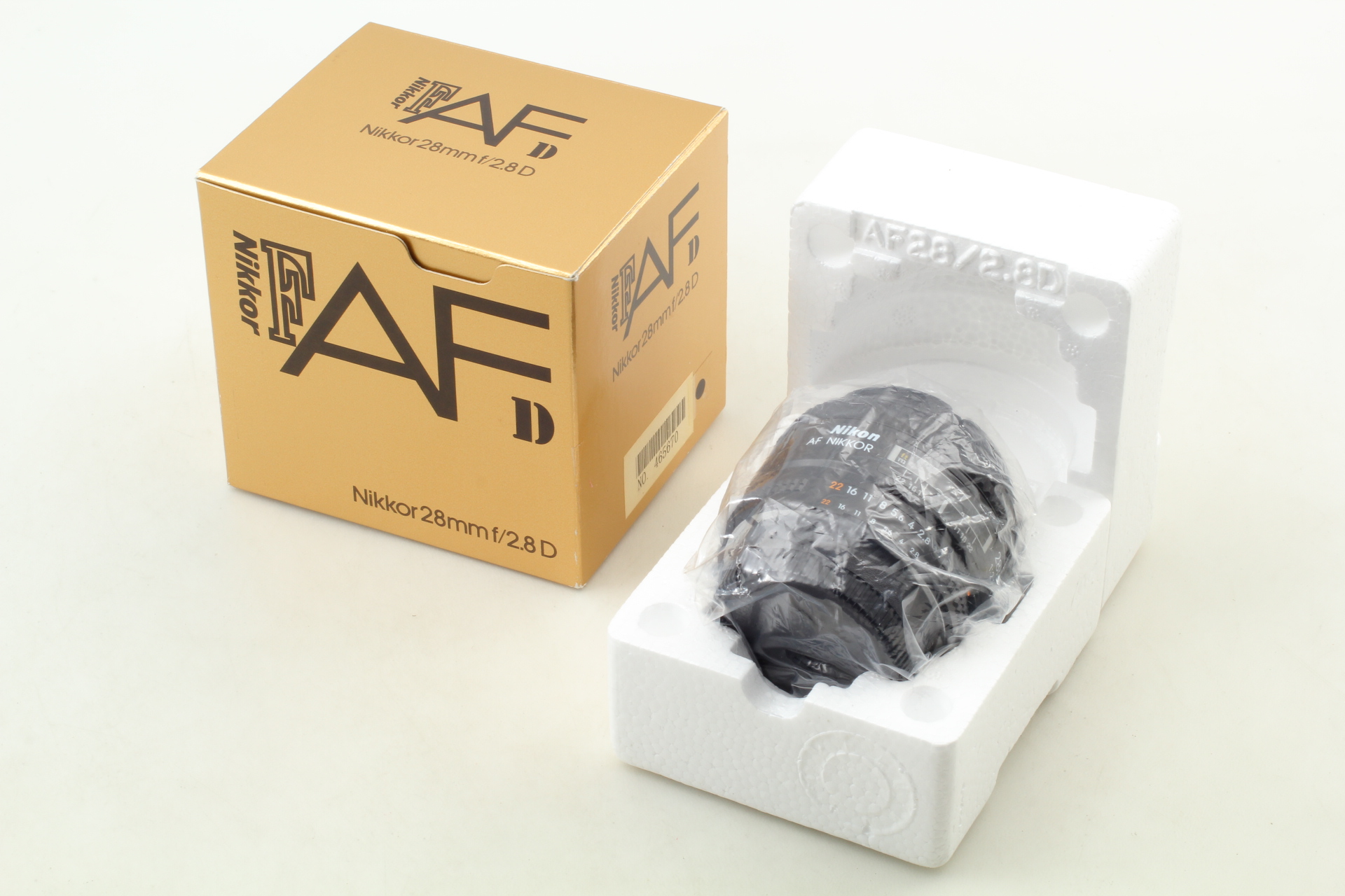 MINT w/ Box] Nikon AF Nikkor 28mm f/2.8 D Wide Angle AF Lens