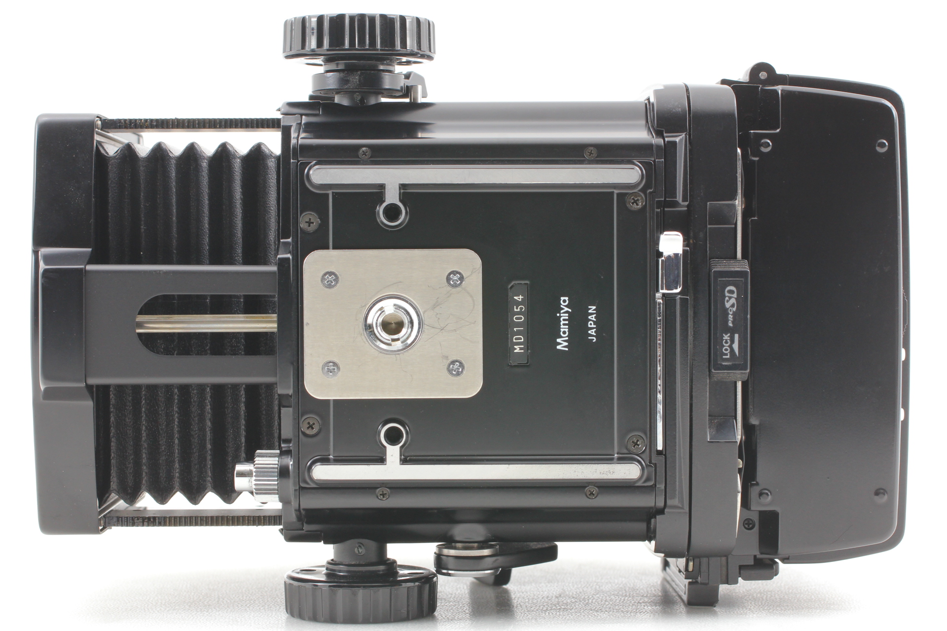 Mamiya RB67 Pro S + Mamiya-Sekor C 90mm f⁄3.8 – BuyMoreFilm