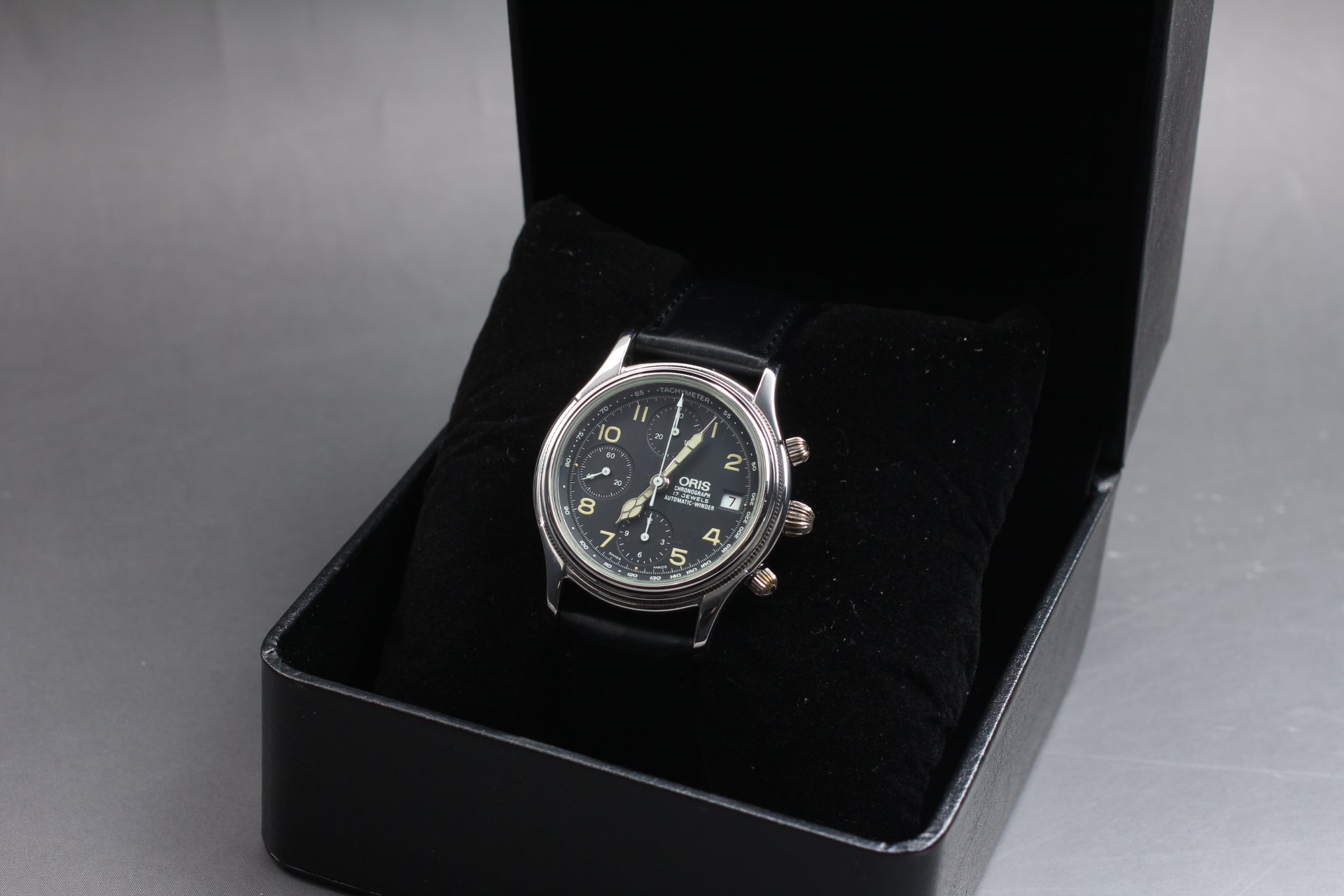 Oris 7415 Chronograph 17 Jewel Automatic Winder Black Dial Swiss