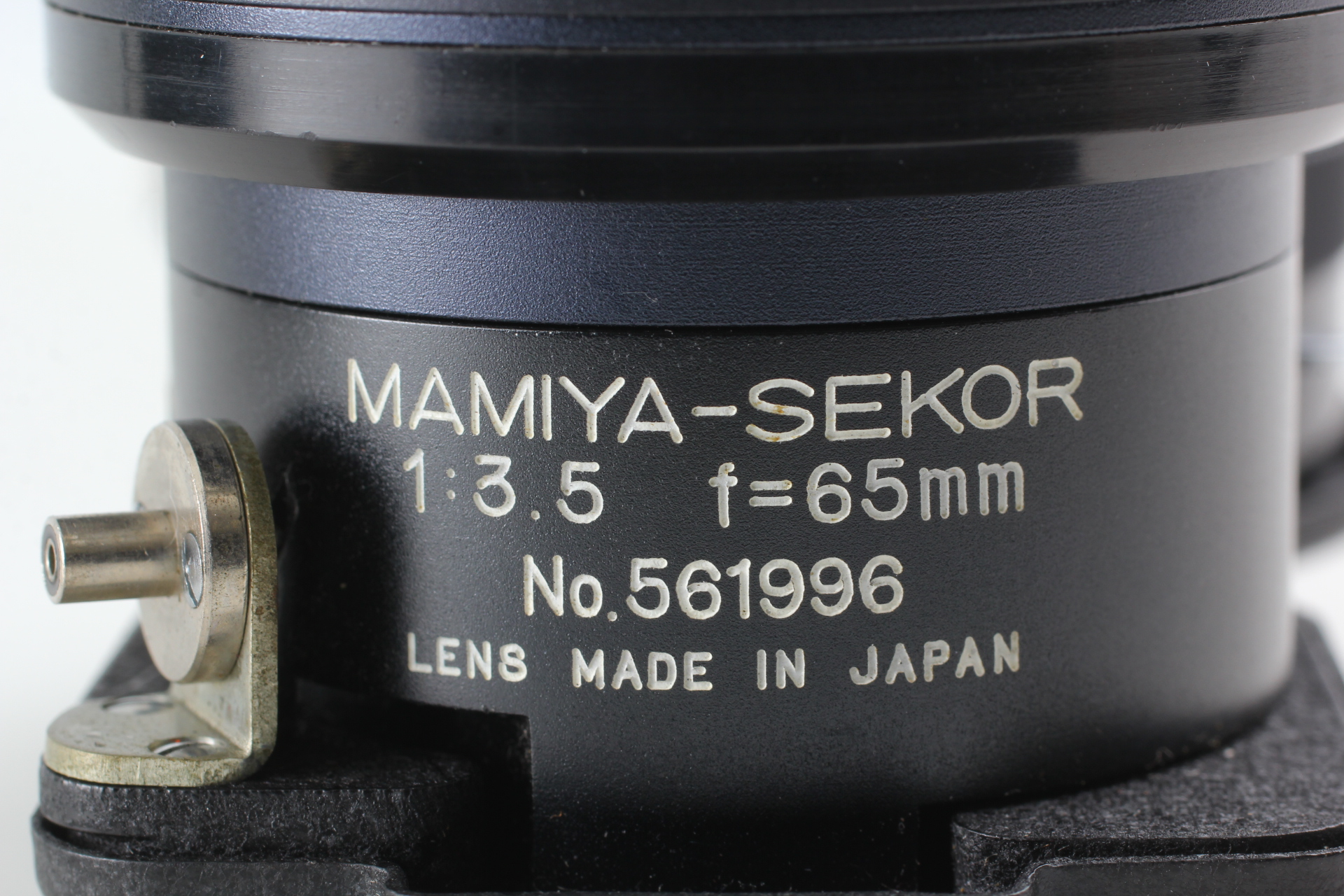 Pro F Blue Dot [MINT w/Grip] Mamiya C220 TLR Camera 65mm f3.5 Lens
